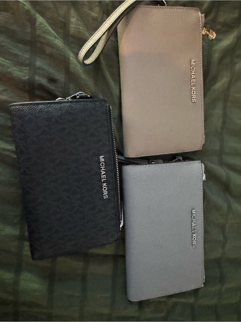 Michael Kors Womens Wristlet Wallets Pack